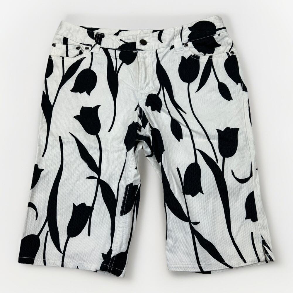 For The Republic Shorts Womens 8 White Black Floral Textured Stretch Casual